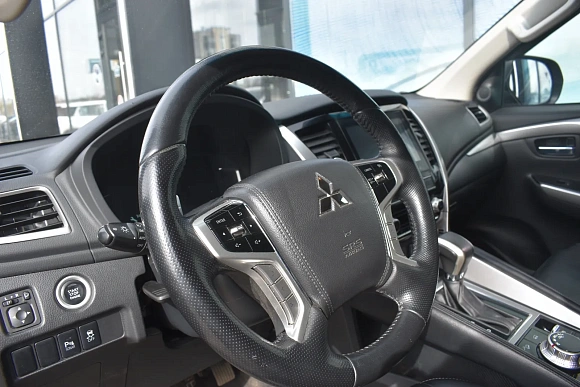 Купить Митсубиси Паджеро Спорт 2021г.