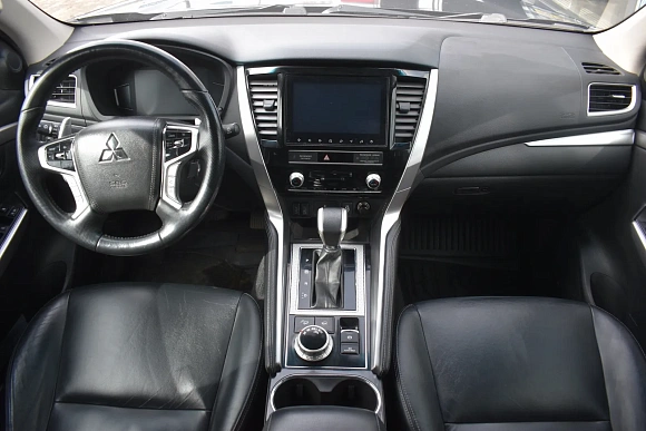 Купить Митсубиси Паджеро Спорт 2021г.